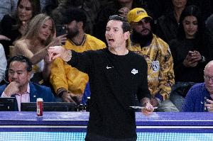 雷迪克：先发阵容打得不错 不会拘泥固定方案在此基础上继续打磨