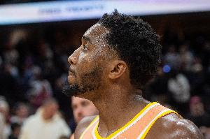 场均30.9分！米切尔：我是联盟顶尖得分手之一 生涯最好的篮球