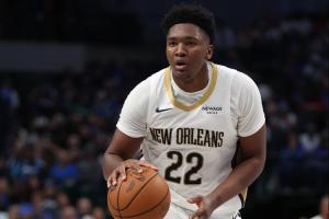 不愧是邓肯看好的！“黑基奇”奎因表现全能拿下20分11助7板2断！