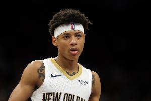 率先发力！费尔斯首节4中4独得11分3断 三分3中3