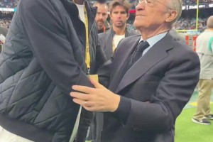 99%的球员都不会做的选择！补时小角度挑射绝杀🤯