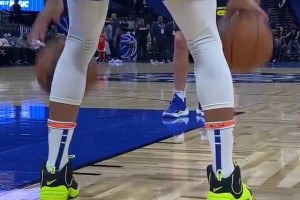 换球鞋换上瘾了！库里赛前训练换上了耐克的便士2代