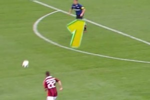 国米官推：需要强调的是，萨队这次暴力冲击发生在80分钟以后😱