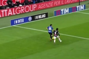 稳！国米官推：面对米兰众将的疯狂高压，蓝黑将士并未自乱阵脚