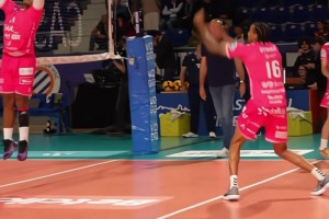 这弹跳放在NBA什么水平？男排选手爆发力和弹跳有多恐怖？