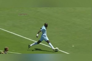 😂巴洛特利单刀球杂耍马赛回旋玩砸！曼奇尼气疯直接把他换下！