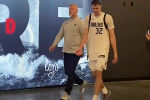 状元弗拉格生涯新高35分击败快船👏